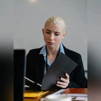 周牧尘